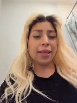 mxmxee online show from March 2026 03:06:02 AM