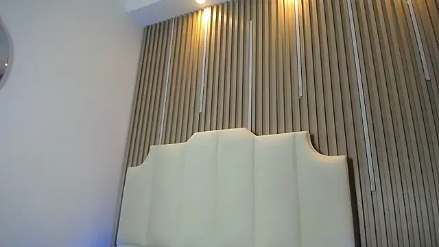 Snapshot of ZafiroCat chatting on May 2026 10:42:01 AM ZafiroCat online show from May 2026 10:42:01 AM