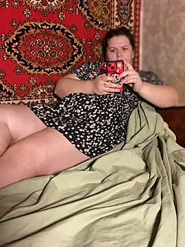 Nenssy555 online show from June 2026 06:18:02 PM