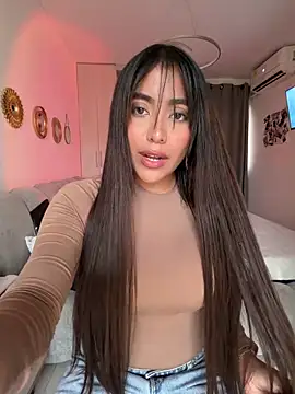 Snapshot of SaraValentina11 chatting on March 2026 04:24:01 PM SaraValentina11 online show from March 2026 04:24:01 PM