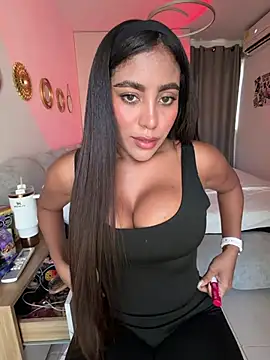 Snapshot of SaraValentina11 chatting on April 2026 06:35:01 PM SaraValentina11 online show from April 2026 06:35:01 PM