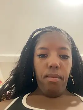 Snapshot of Brenda_hot27 chatting on May 2026 03:07:02 PM Brenda hot27 online show from May 2026 03:07:02 PM