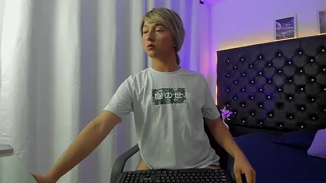 BellaRoge online show from March 2026 05:00:02 AM