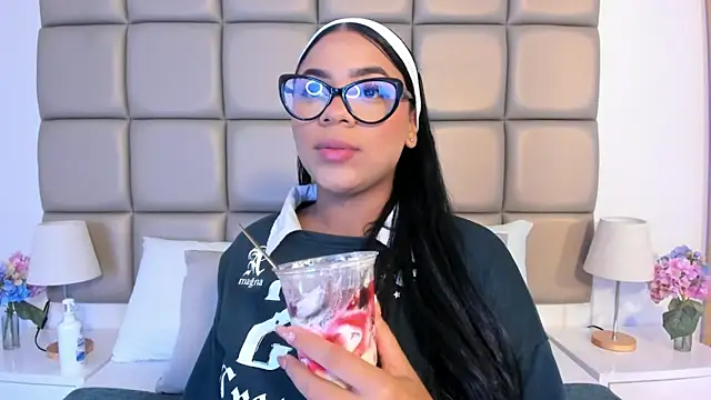 lilly williamss online show from April 2026 03:31:02 AM