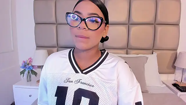 lilly williamss online show from April 2026 03:20:01 AM