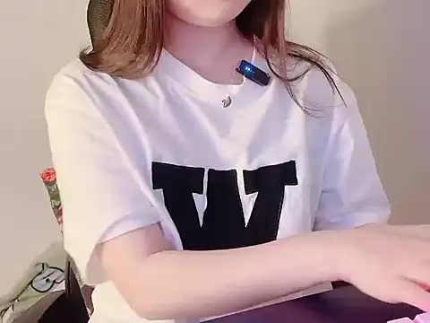 hunhun122 online show from April 2026 07:55:01 PM