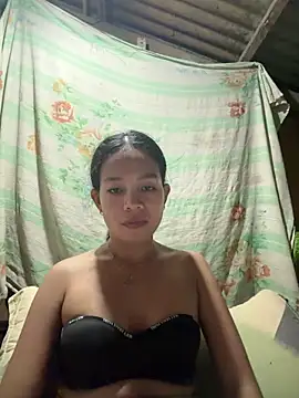 Snapshot of chinny1112 chatting on June 2026 03:14:02 PM chinny1112 online show from June 2026 03:14:02 PM