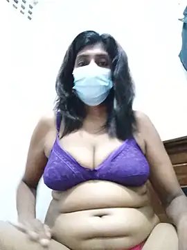 Snapshot of Amisha-35 chatting on June 2026 01:00:02 PM Amisha-35 online show from June 2026 01:00:02 PM