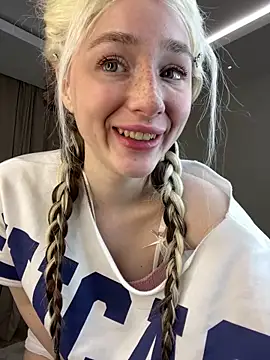 KittiLin online show from May 2026 09:20:01 PM