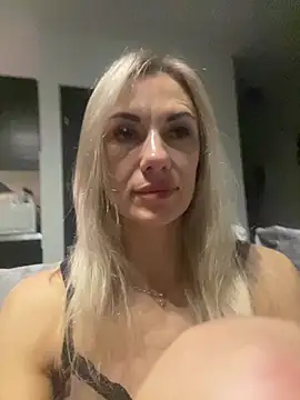 Emelis  online show from March 2026 11:53:02 PM