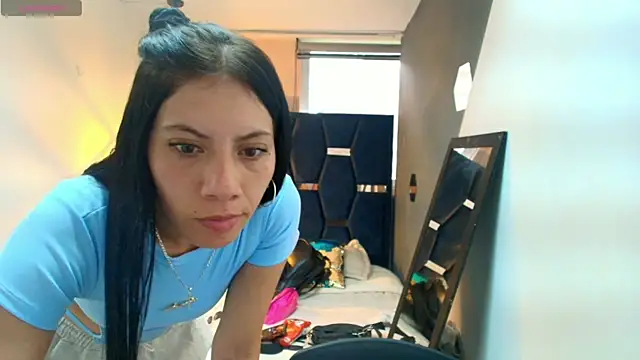 Abril Fox   online show from May 2026 07:33:01 PM
