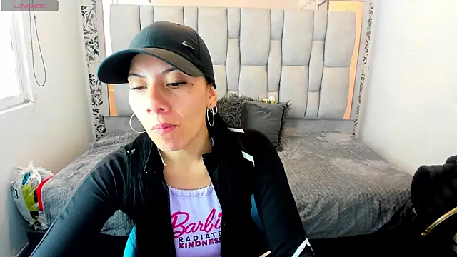 Abril Fox   online show from June 2026 03:05:01 PM