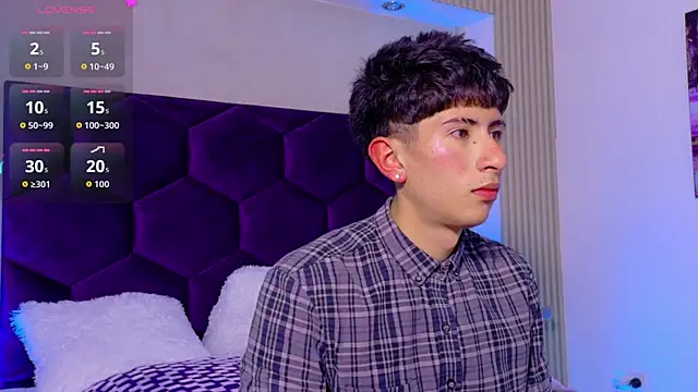 Snapshot of AndyJustgame_ chatting on May 2026 05:15:02 AM AndyJustgame online show from May 2026 05:15:02 AM