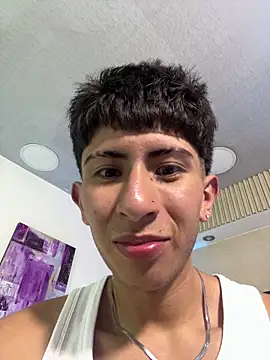 Snapshot of AndyJustgame_ chatting on May 2026 04:32:01 AM AndyJustgame online show from May 2026 04:32:01 AM