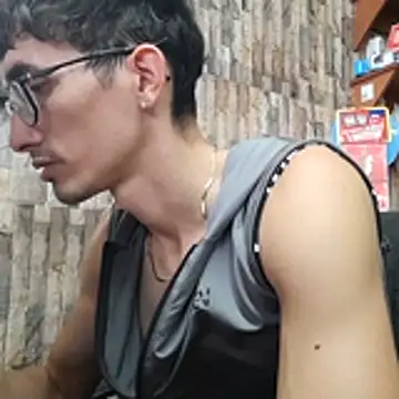 jhosuamoore online show from April 2026 08:03:02 PM