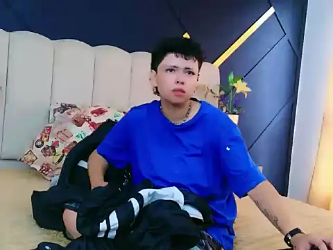 NikiEvanz online show from April 2026 07:05:01 PM