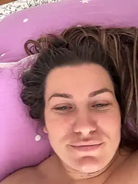 SweetCurvess online show from April 2026 07:35:01 AM