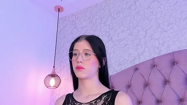 Snapshot of saraa_joness_ chatting on May 2026 05:40:01 PM saraa joness online show from May 2026 05:40:01 PM