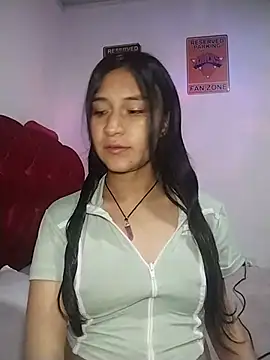 KarolaMendez online show from July 2026 01:04:01 AM
