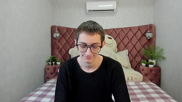 RonBevs online show from April 2026 07:48:01 PM