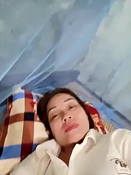 Lyly22x online show from March 2026 12:00:01 PM