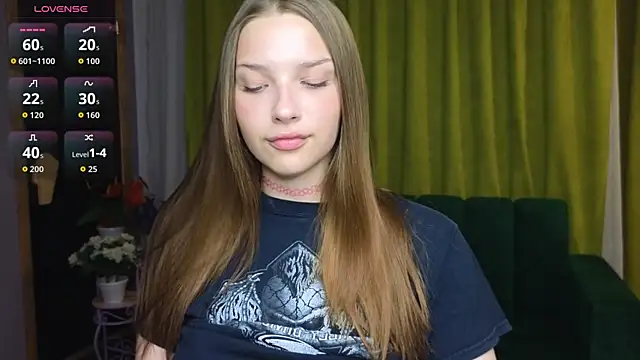 Snapshot of DariaAngels chatting on May 2026 05:33:01 PM DariaAngels online show from May 2026 05:33:01 PM