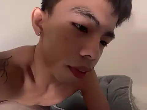 Snapshot of hottasianboy chatting on May 2026 09:38:02 AM hottasianboy online show from May 2026 09:38:02 AM