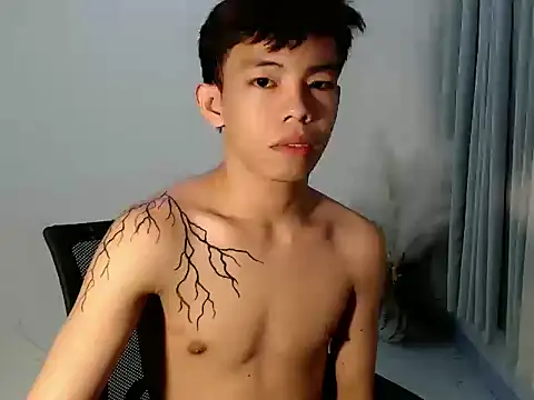Snapshot of hottasianboy chatting on May 2026 09:33:01 PM hottasianboy online show from May 2026 09:33:01 PM
