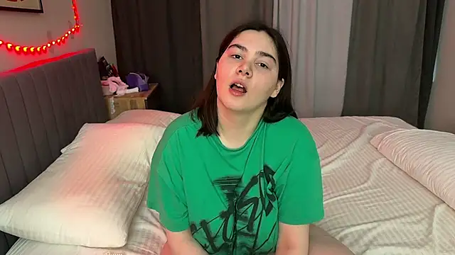 Snapshot of valevaweheart chatting on March 2026 03:48:01 PM valevaweheart online show from March 2026 03:48:01 PM