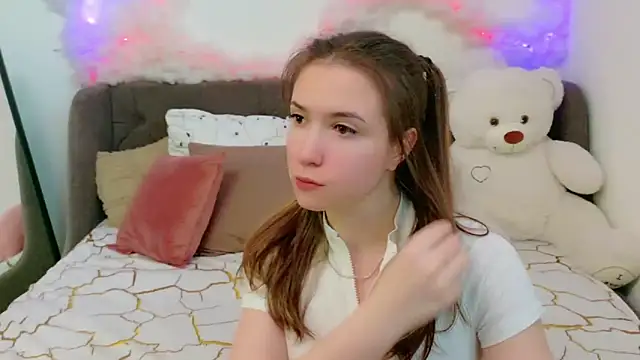 LeenMoonie online show from June 2026 04:20:01 PM