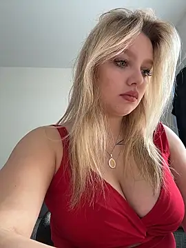 Snapshot of bettyloveu chatting on April 2026 04:08:02 AM bettyloveu online show from April 2026 04:08:02 AM
