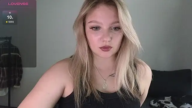 Snapshot of bettyloveu chatting on July 2026 11:01:02 AM bettyloveu online show from July 2026 11:01:02 AM