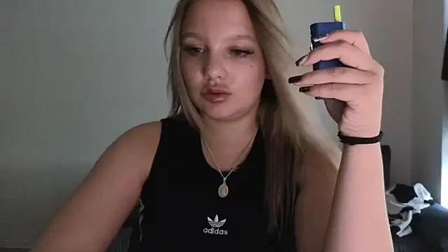 Snapshot of bettyloveu chatting on July 2026 03:21:02 PM bettyloveu online show from July 2026 03:21:02 PM