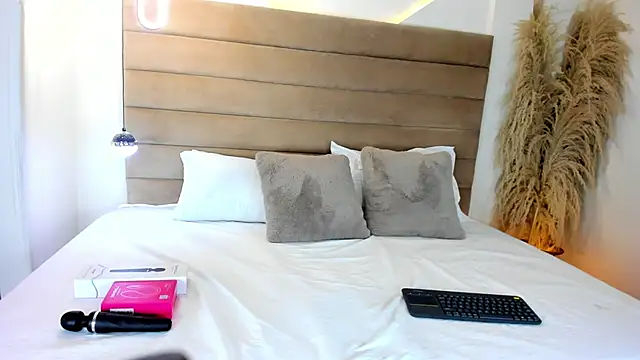 Snapshot of MiaCamille_ chatting on March 2026 06:56:01 PM MiaCamille online show from March 2026 06:56:01 PM