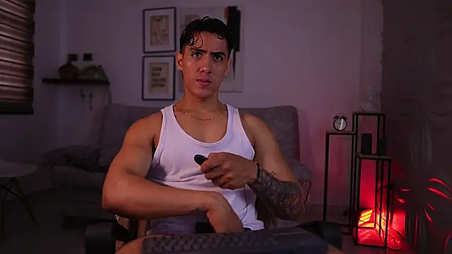 Tayler Cross  online show from April 2026 01:11:01 PM