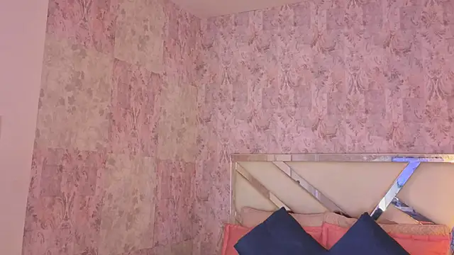 april summer  online show from April 2026 08:50:01 PM