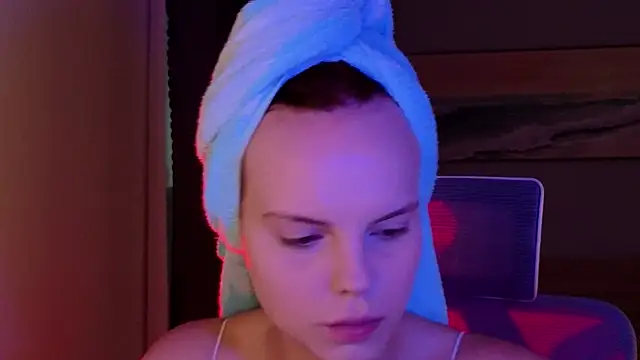 mollybossy online show from April 2026 12:19:02 AM