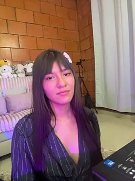 Snapshot of xayah_cute chatting on May 2026 04:20:02 AM xayah cute online show from May 2026 04:20:02 AM