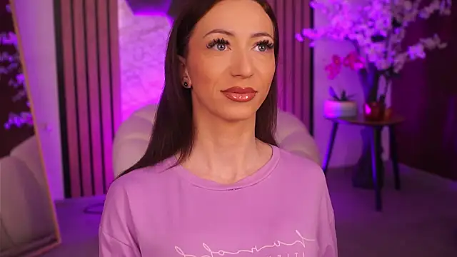 Snapshot of RubyFever chatting on May 2026 04:30:02 AM RubyFever online show from May 2026 04:30:02 AM