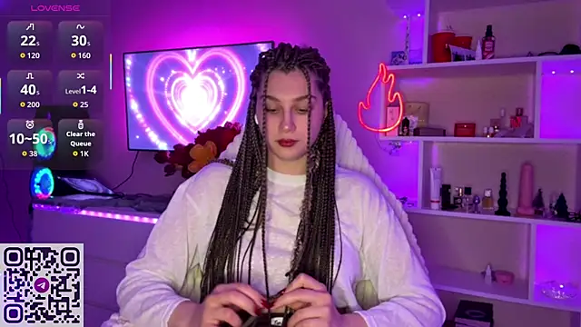 Olivia 132 online show from April 2026 07:01:01 PM