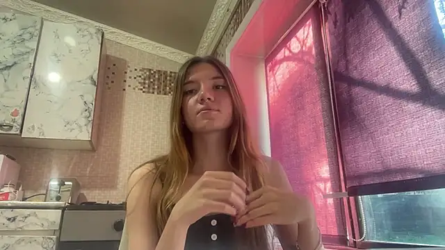 Snapshot of Lili_Kilian chatting on April 2026 12:10:02 PM Lili Kilian online show from April 2026 12:10:02 PM