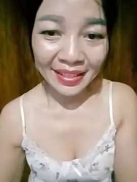 Snapshot of Yiyi102300 chatting on May 2026 01:57:16 AM Yiyi102300 online show from May 2026 01:57:16 AM