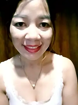 Snapshot of Yiyi102300 chatting on June 2026 12:32:02 AM Yiyi102300 online show from June 2026 12:32:02 AM