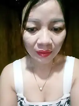 Snapshot of Yiyi102300 chatting on June 2026 12:19:01 AM Yiyi102300 online show from June 2026 12:19:01 AM