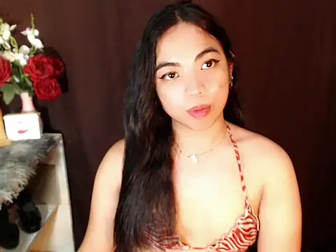 Snapshot of xLinda_Walkerx chatting on May 2026 11:57:01 PM xLinda Walkerx online show from May 2026 11:57:01 PM