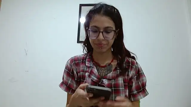 Snapshot of Emily_Lopera chatting on May 2026 12:07:01 AM Emily Lopera online show from May 2026 12:07:01 AM