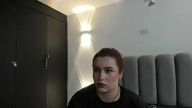 Snapshot of JeanneWilliams chatting on June 2026 12:04:02 PM JeanneWilliams online show from June 2026 12:04:02 PM