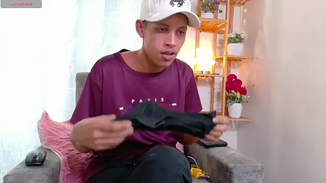 Noirvynn online show from April 2026 10:16:01 PM