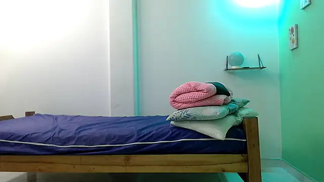 katywild20 online show from March 2026 01:37:01 PM