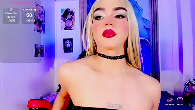 Snapshot of blonde_queen- chatting on June 2026 12:32:02 AM blonde queen- online show from June 2026 12:32:02 AM